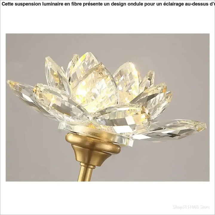Applique murale lotus doré design floral lumineux au style élégant