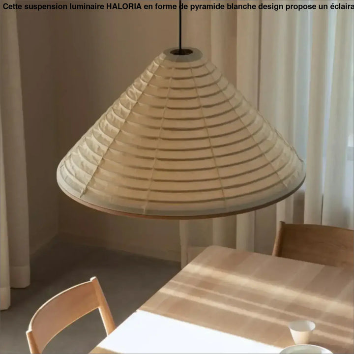 Suspension luminaire en forme de pyramide blanche design originale

