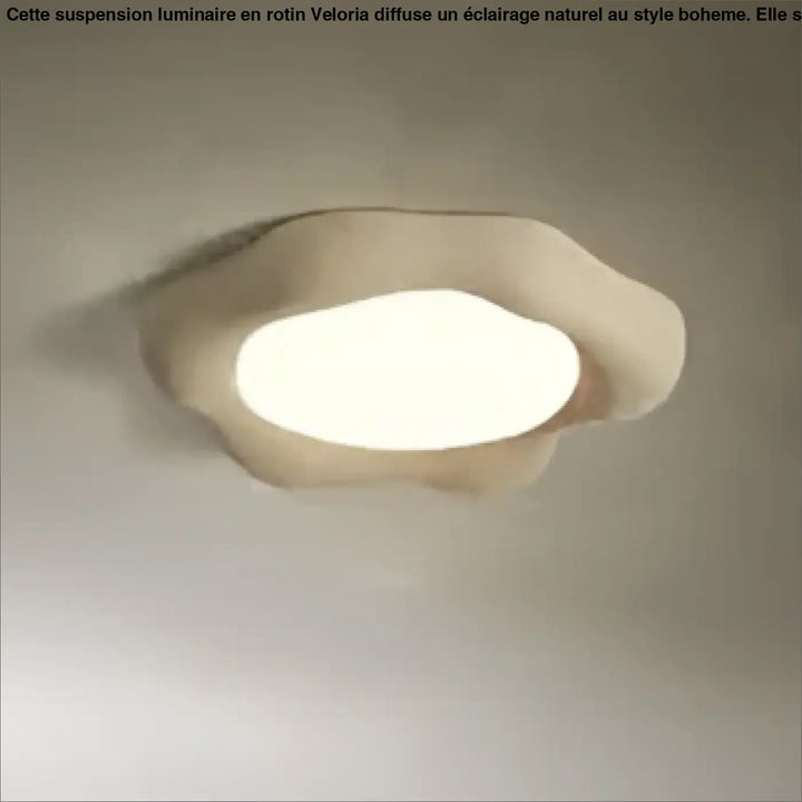 Luminaire plafonnier design en forme de nuage off-white avec une lumière douce et un plafonnier design asymétrique