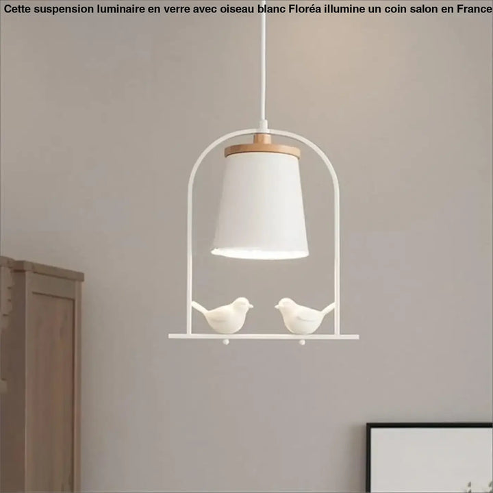 Suspension luminaire en verre blanc avec décor oiseau et anneau en bois naturel idéale au-dessus d’une table ou d’un coin salon