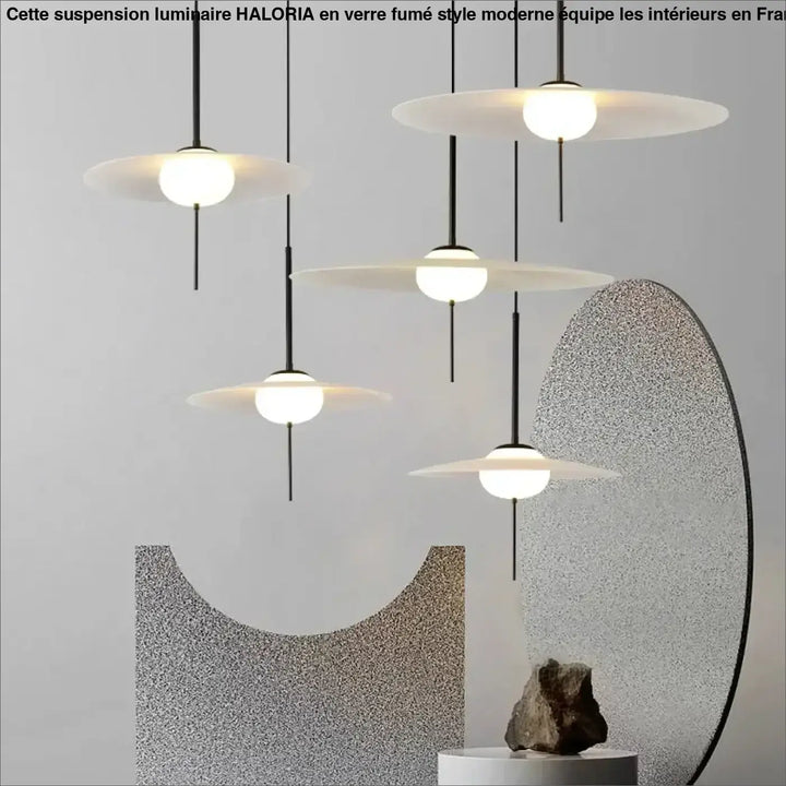 Suspension design minimaliste disque blanc et tige noire moderne
