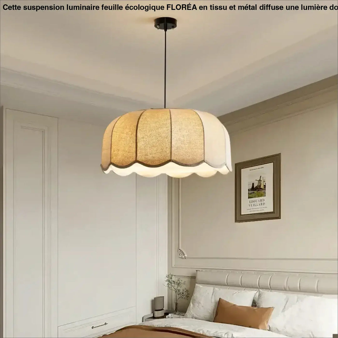 Suspension luminaire en tissu beige au design moderne