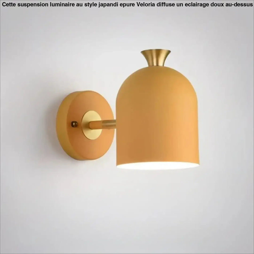 Applique murale scandinave glimma en métal mat avec finition ambre chaud et accents en laiton