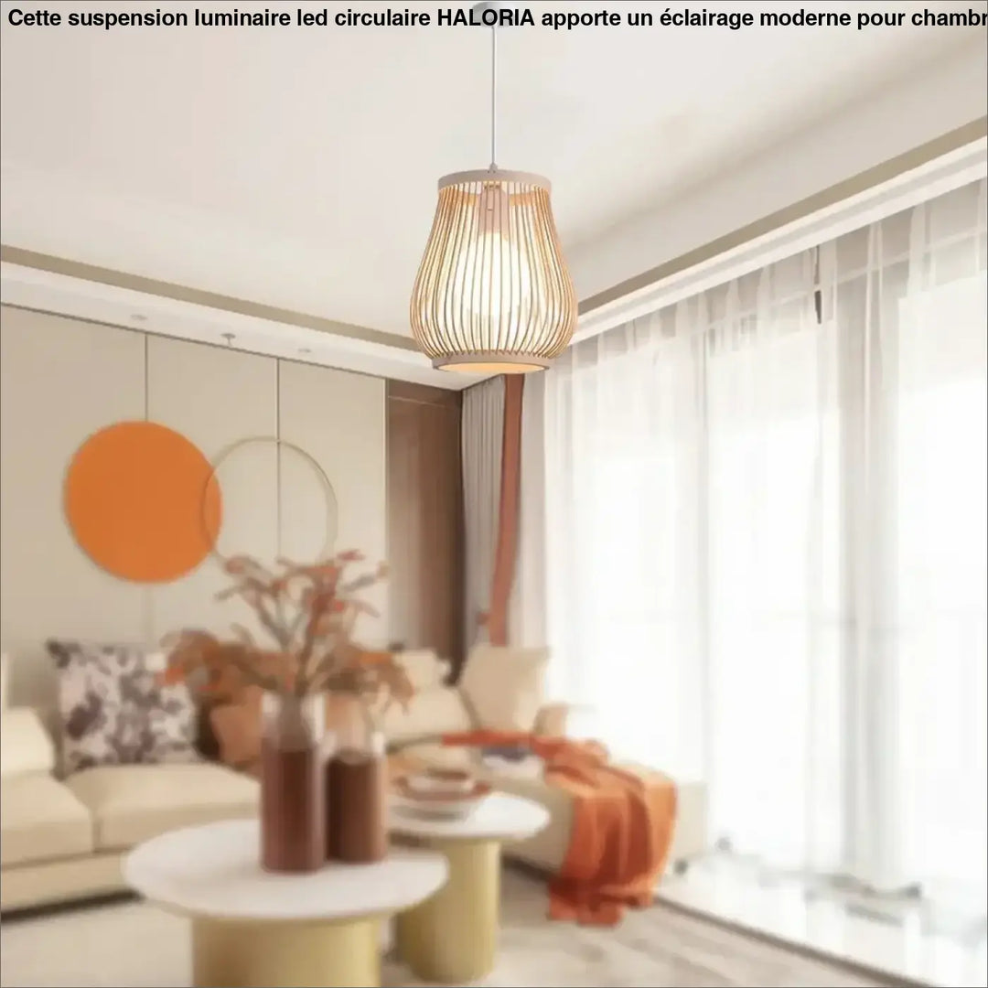 Suspension luminaire en bambou au design épuré et minimaliste

