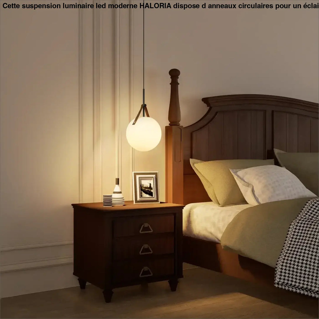 Suspension luminaire boule blanche avec sangle cuir moderne