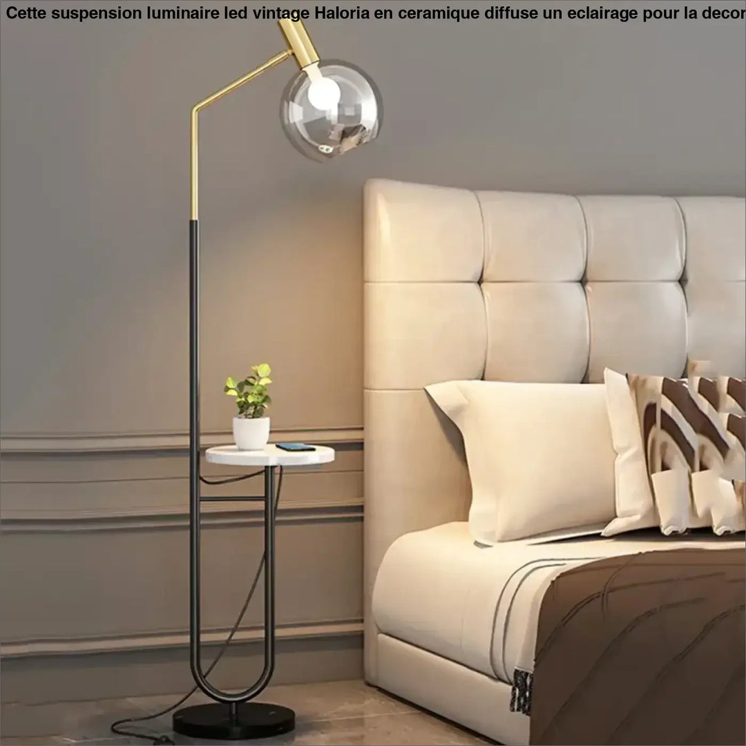 Lampadaire élégant noir et doré avec tablette au style moderne