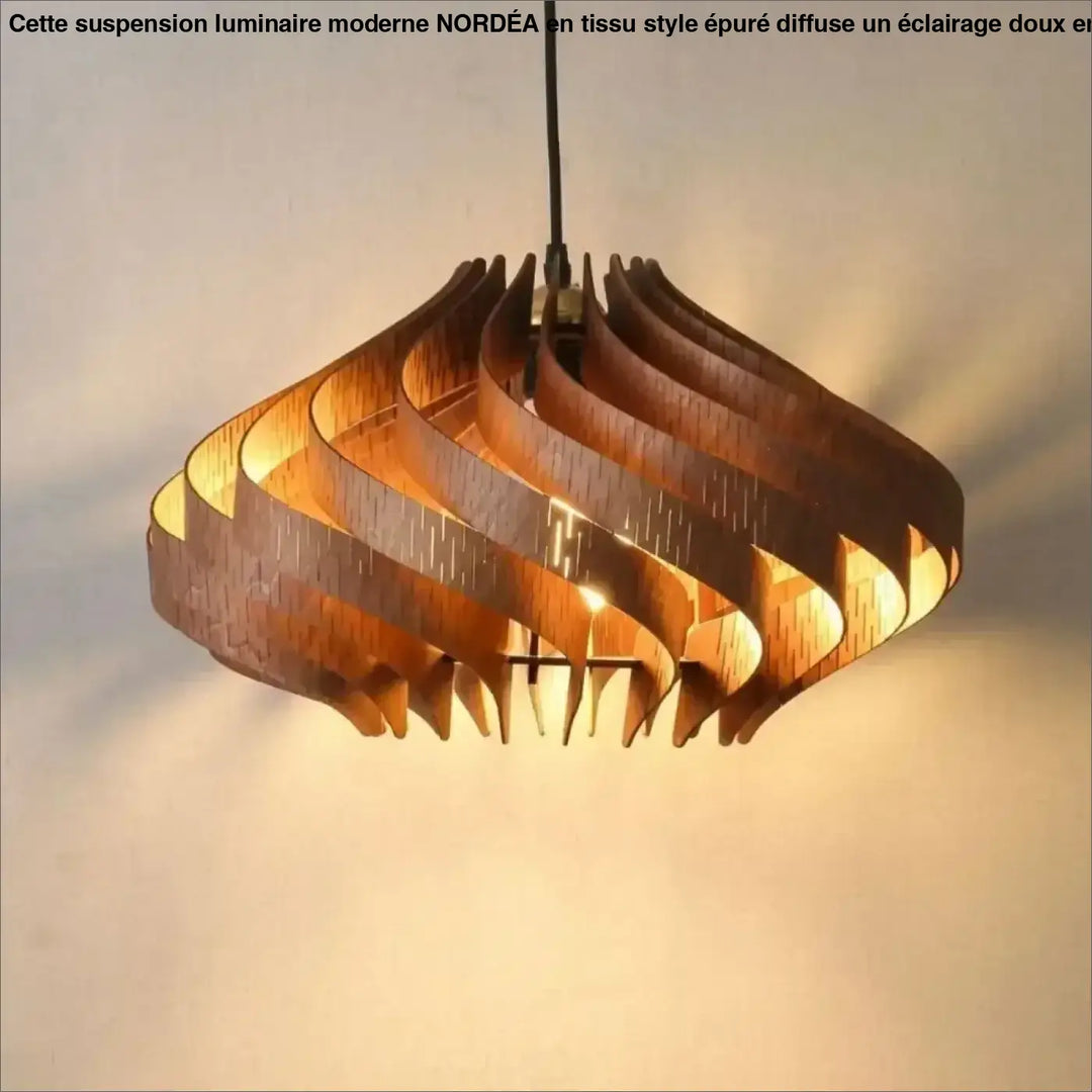 Suspension luminaire moderne en bois à design spiralé avec lames courbées dans un style epure nordéa en tissu