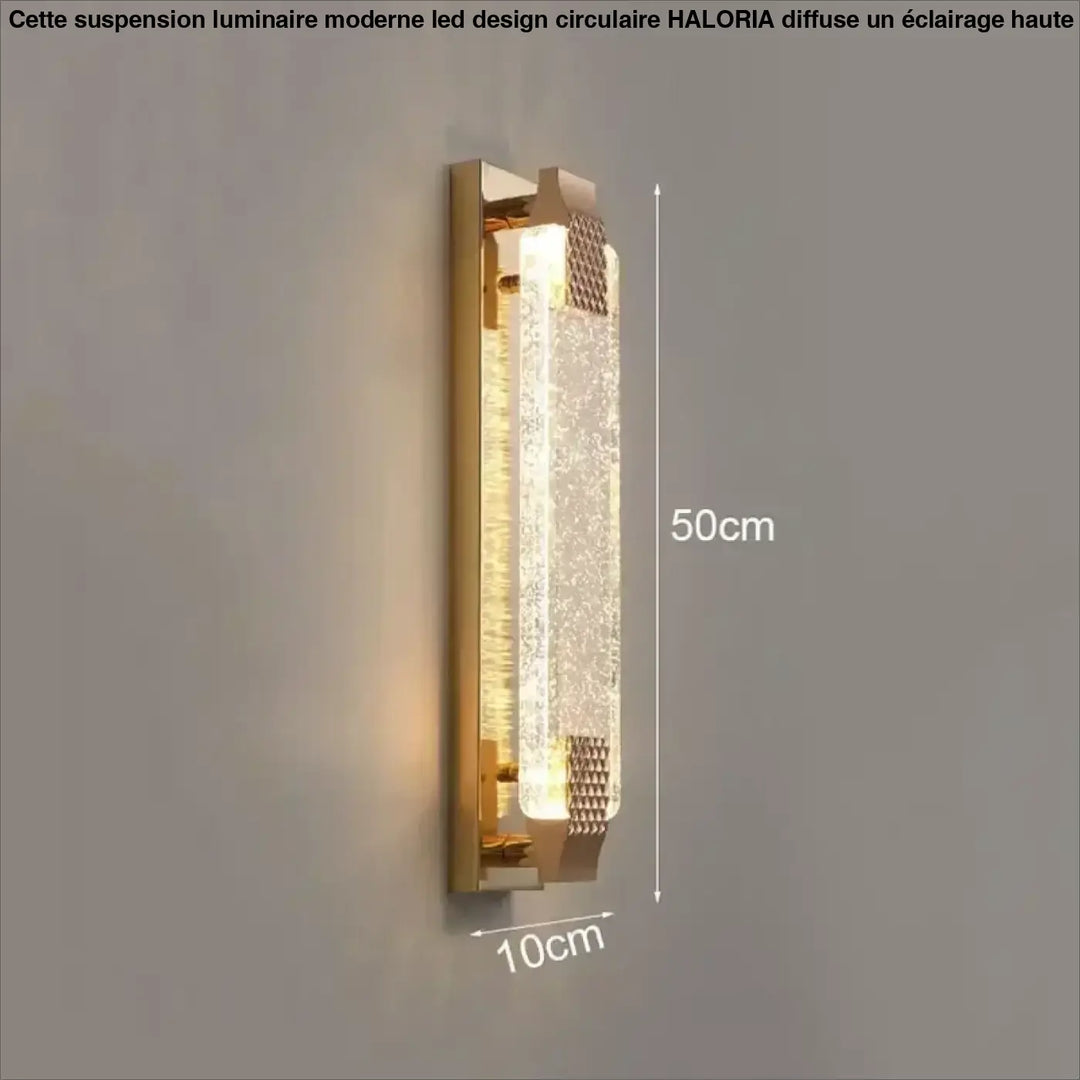 Luminaire moderne led suspension avec applique murale dorée texturée et panneaux en cristal translucide géométrique haloria