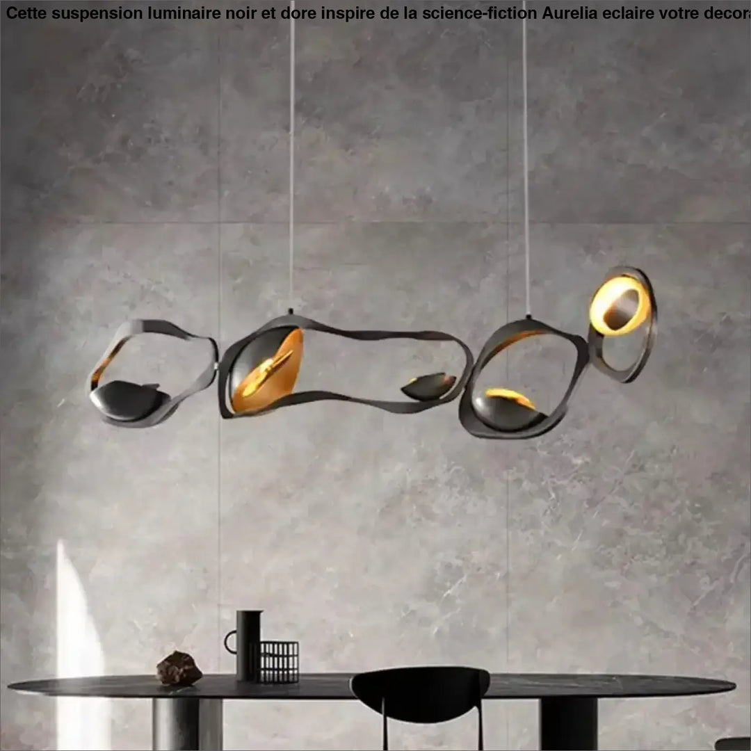Suspension luminaire noir et doré inspiré de la science fiction

