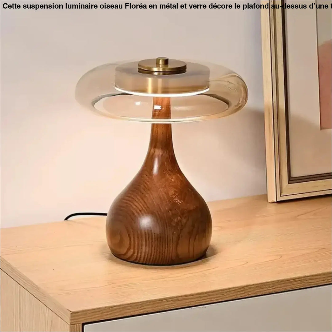 Lampe de chevet baobab avec base en bois marron chaud et abat-jour en verre dome clair pour décoration intérieure rétro élégante plus qu’un luminaire