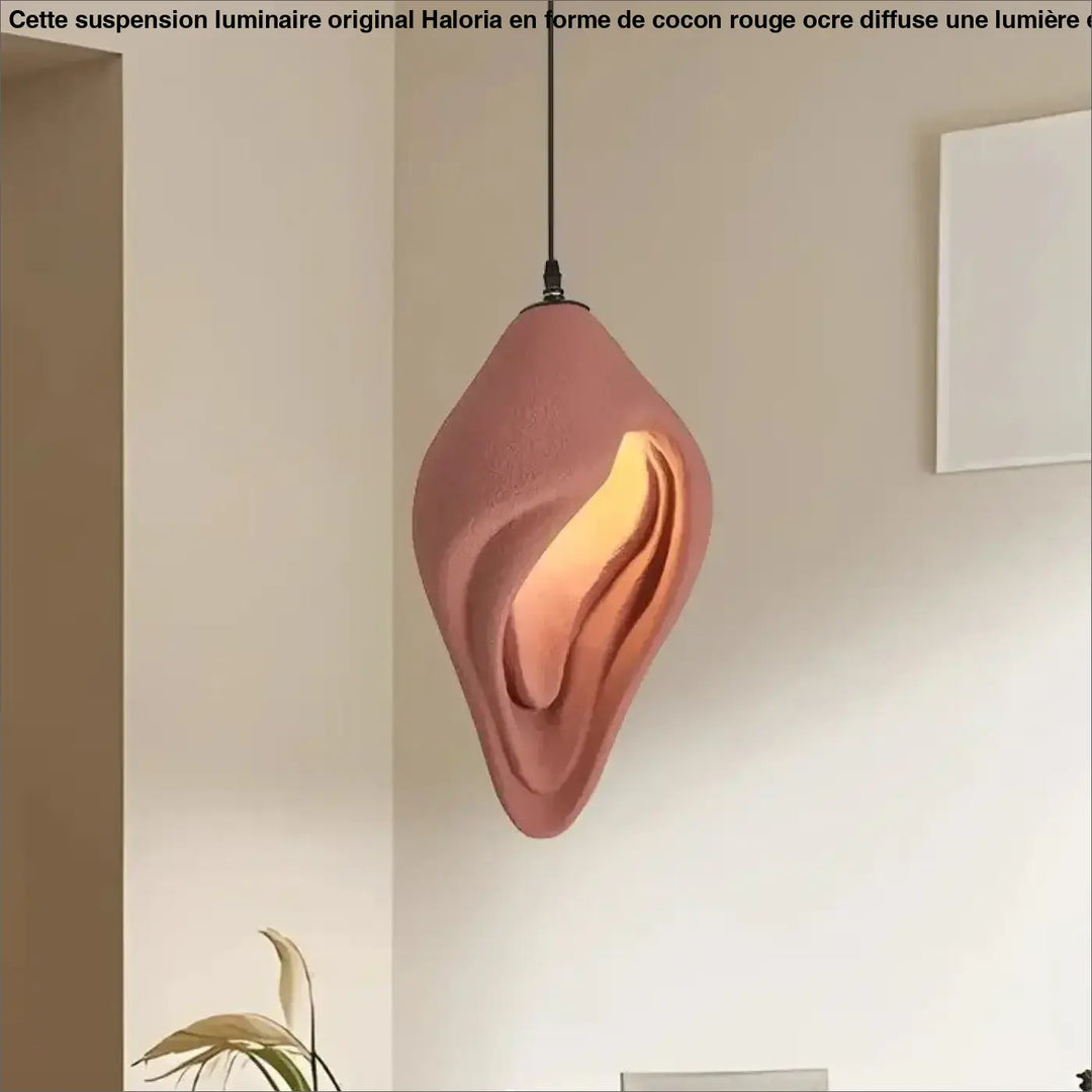 Suspension luminaire original en forme de cocon rouge ocre

