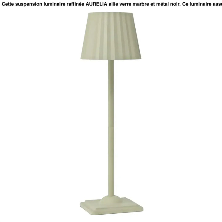 Lampe de table escale avec abat-jour en tissu plissé crème et pied métallique élancé