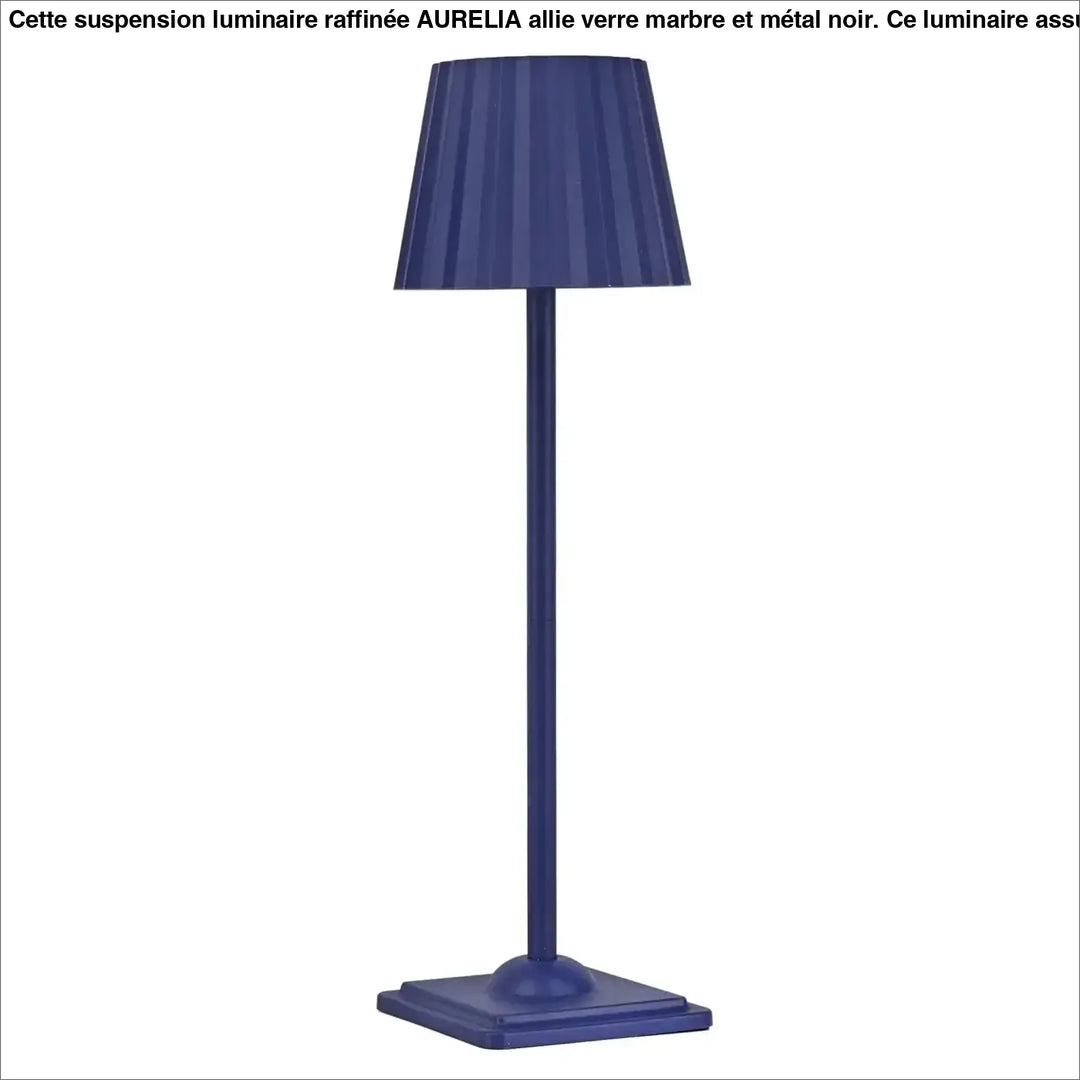 Lampe de table escale bleu marine élégante avec abat-jour plissé et base carrée minimaliste