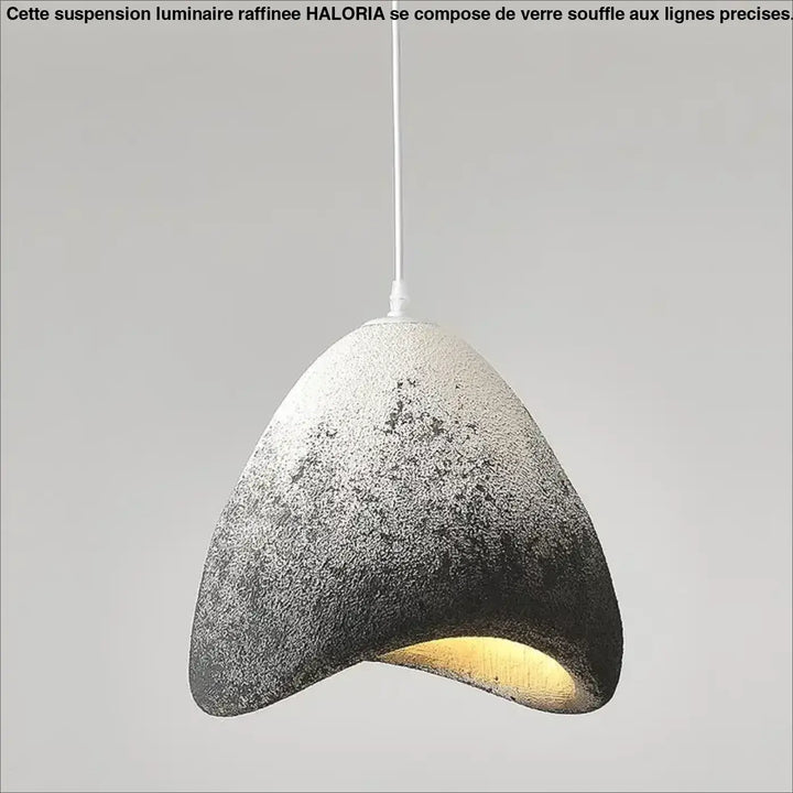 Suspension luminaire alma en résine granuleuse avec finition dégradée blanc à gris foncé et design organique en forme de goutte