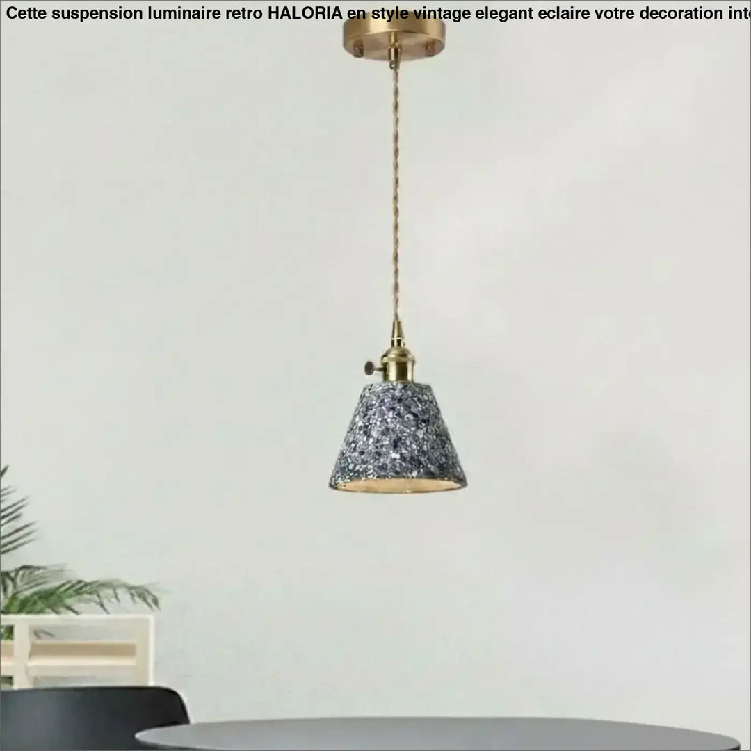 Suspension luminaire tosca avec abat-jour conique en verre mosaïque gris blanc montre l’image chaîne cordon réglable