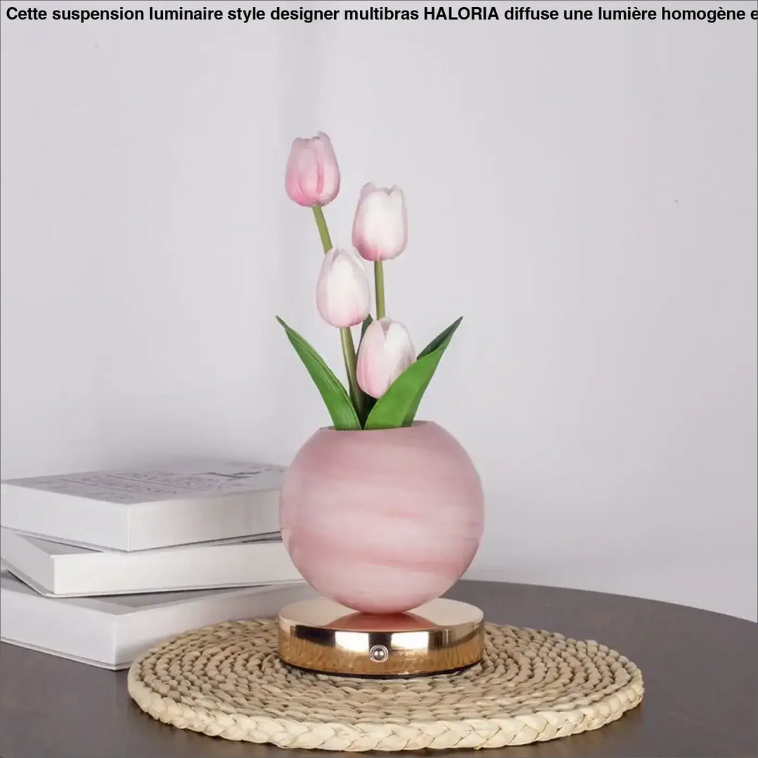 Lampe de table tulyna avec base dorée et vase sphérique effet marbre rose servant de light source avec tulipes artificielles
