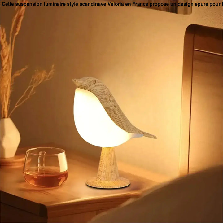 Veilleuse birdy en forme d oiseau chaleureux avec corps et base à texture bois dans un style scandinave invite à ralentir décoration intérieure