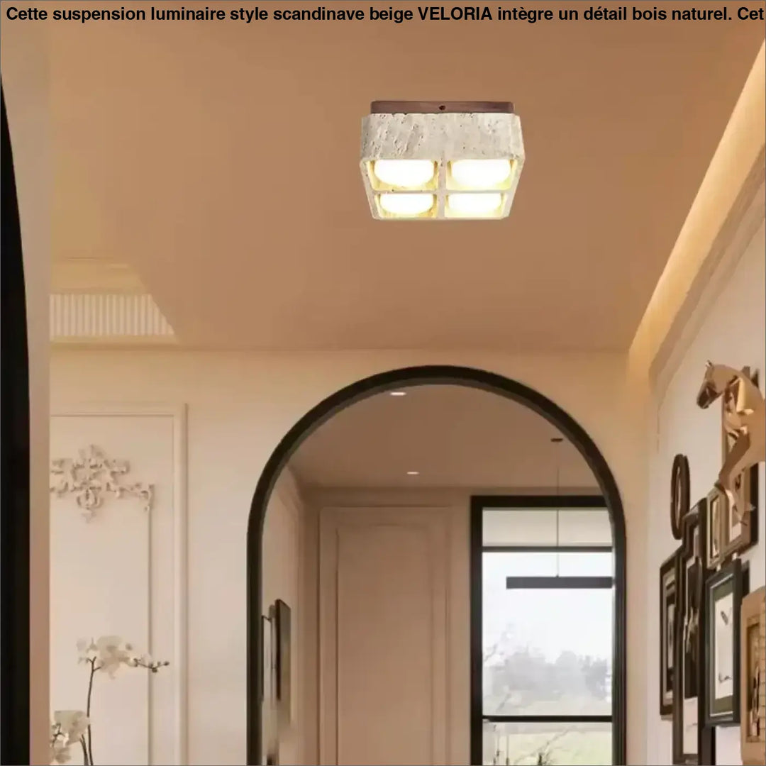 Suspension luminaire style scandinave beige avec panneau en verre dépoli texturé et quatre ampoules led ton chaud veloria