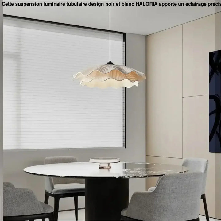 Suspension luminaire ondulée blanche en forme de fleur épuré