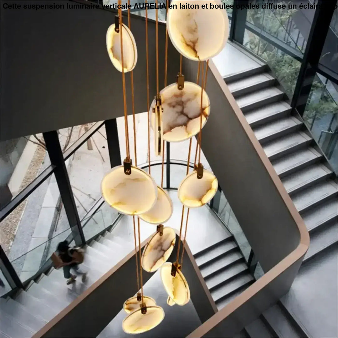 Suspension luminaire cascade en albâtre blanc élégant