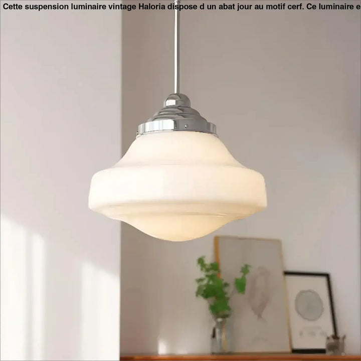 Suspension luminaire rétro en verre opalin et en métal chromé