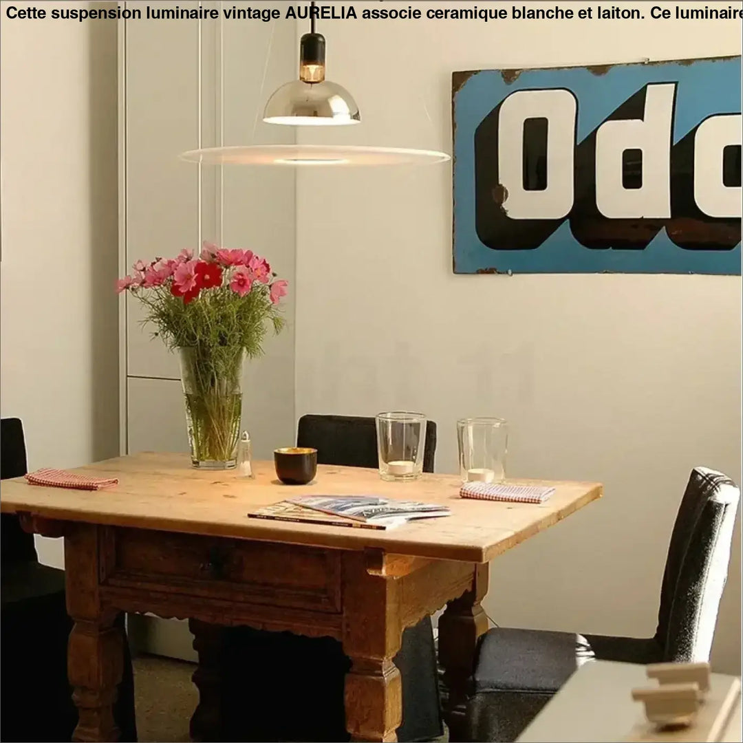 Suspension luminaire design rouge et blanc et argent style graphique

