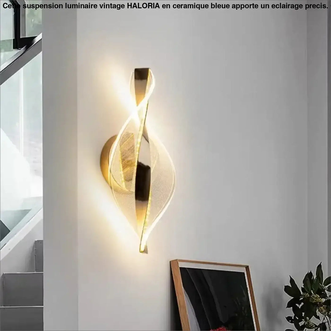 Applique design led sculpturale en métal doré élégance