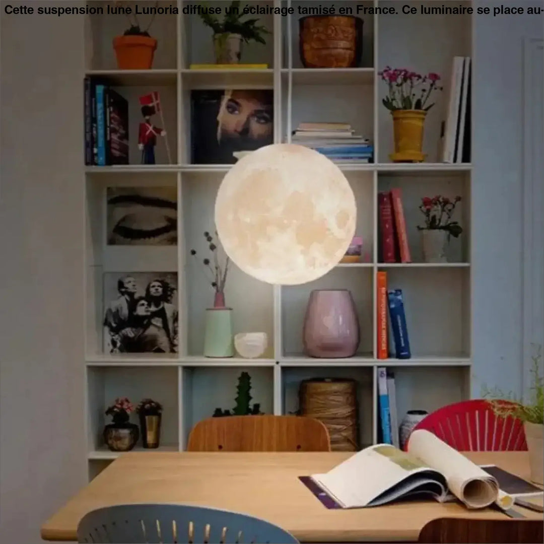 Suspension lune lunoria lampe lune réaliste lumineuse beige et blanc au-dessus d’une table ou d’un coin salon