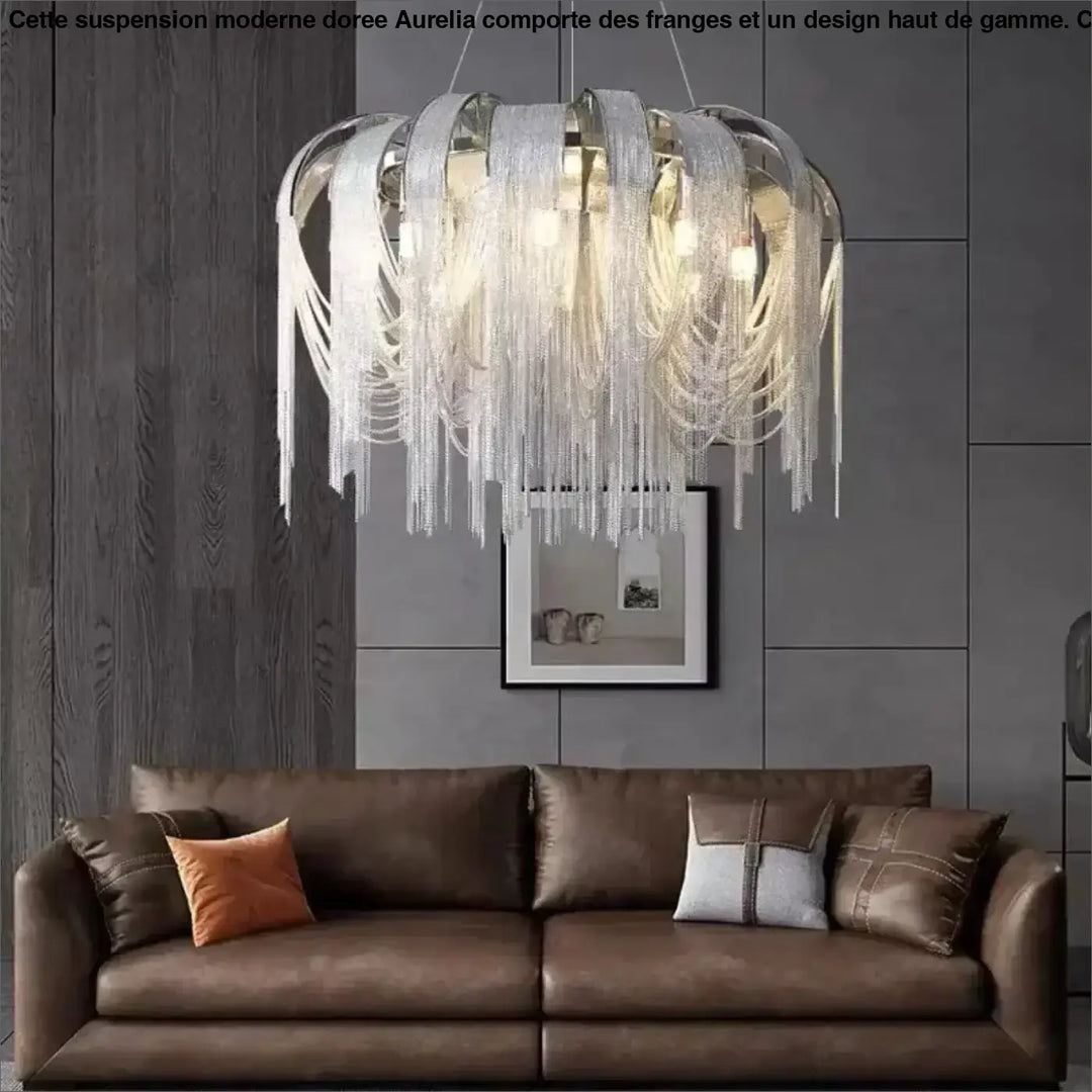 Suspension Moderne Dorée À Franges Élégante Et Tendance Style