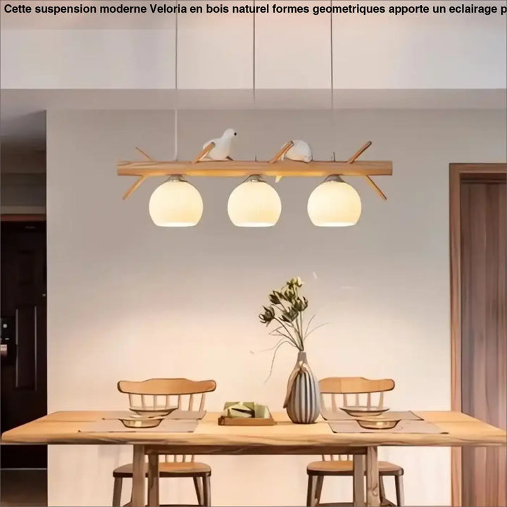 Suspension moderne en bois naturel formes geometriques avec trois globes en verre depoli et deux oiseaux blancs veloria