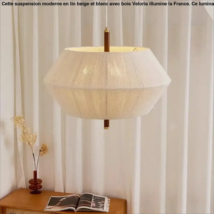 Suspension moderne en lin beige et blanc avec détails en bois
