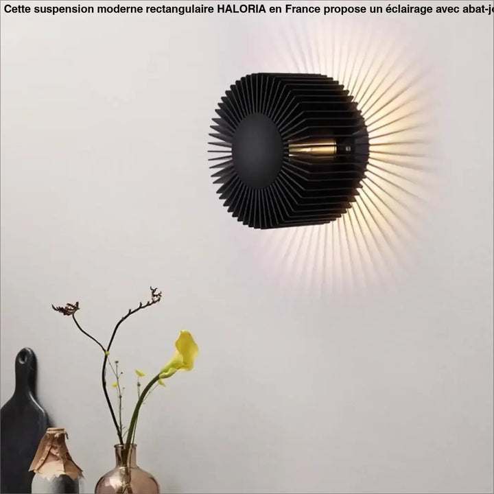Applique Murale Design Avec Ailettes Et Halo Lumineux

