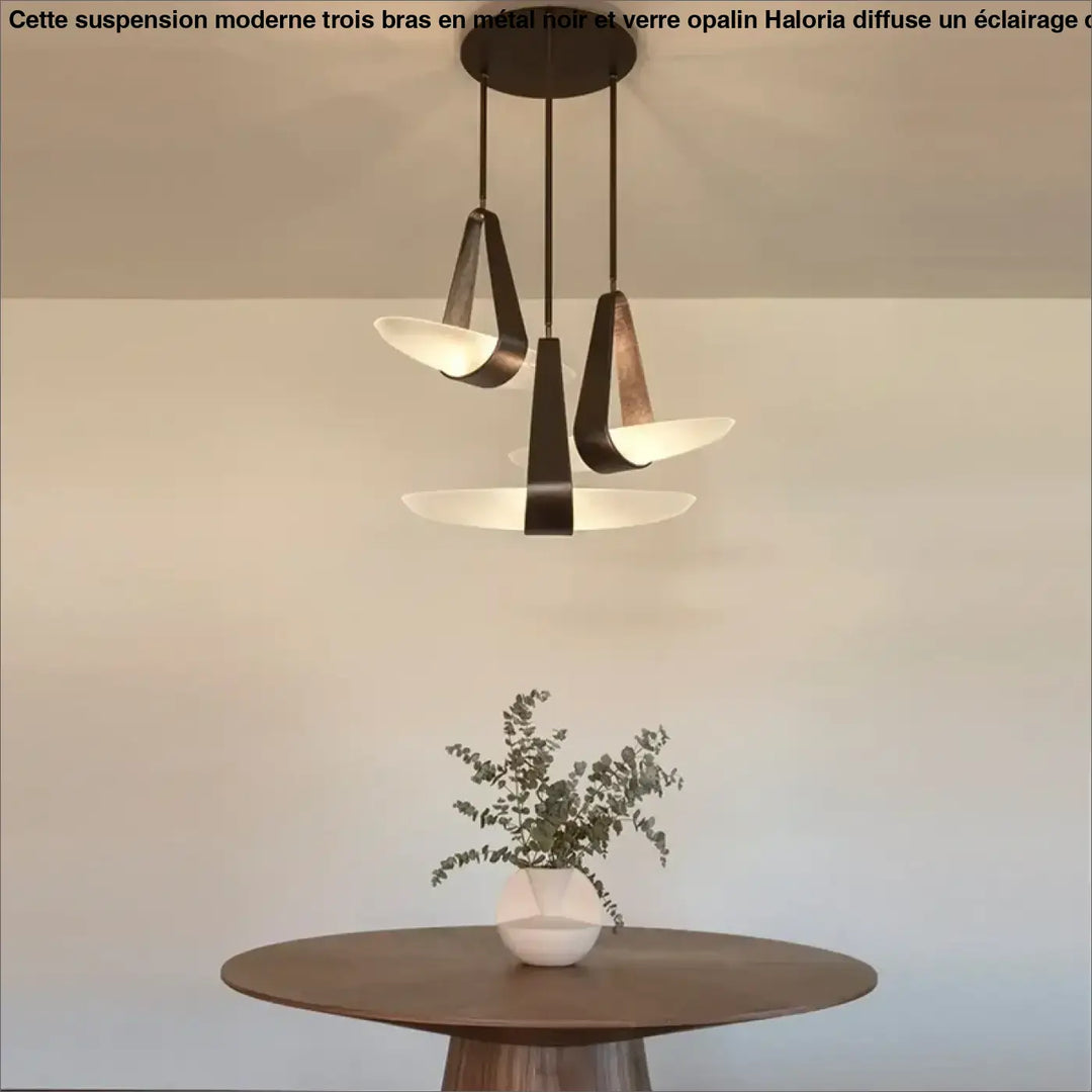 Suspension moderne trois bras métal noir et verre opalin

