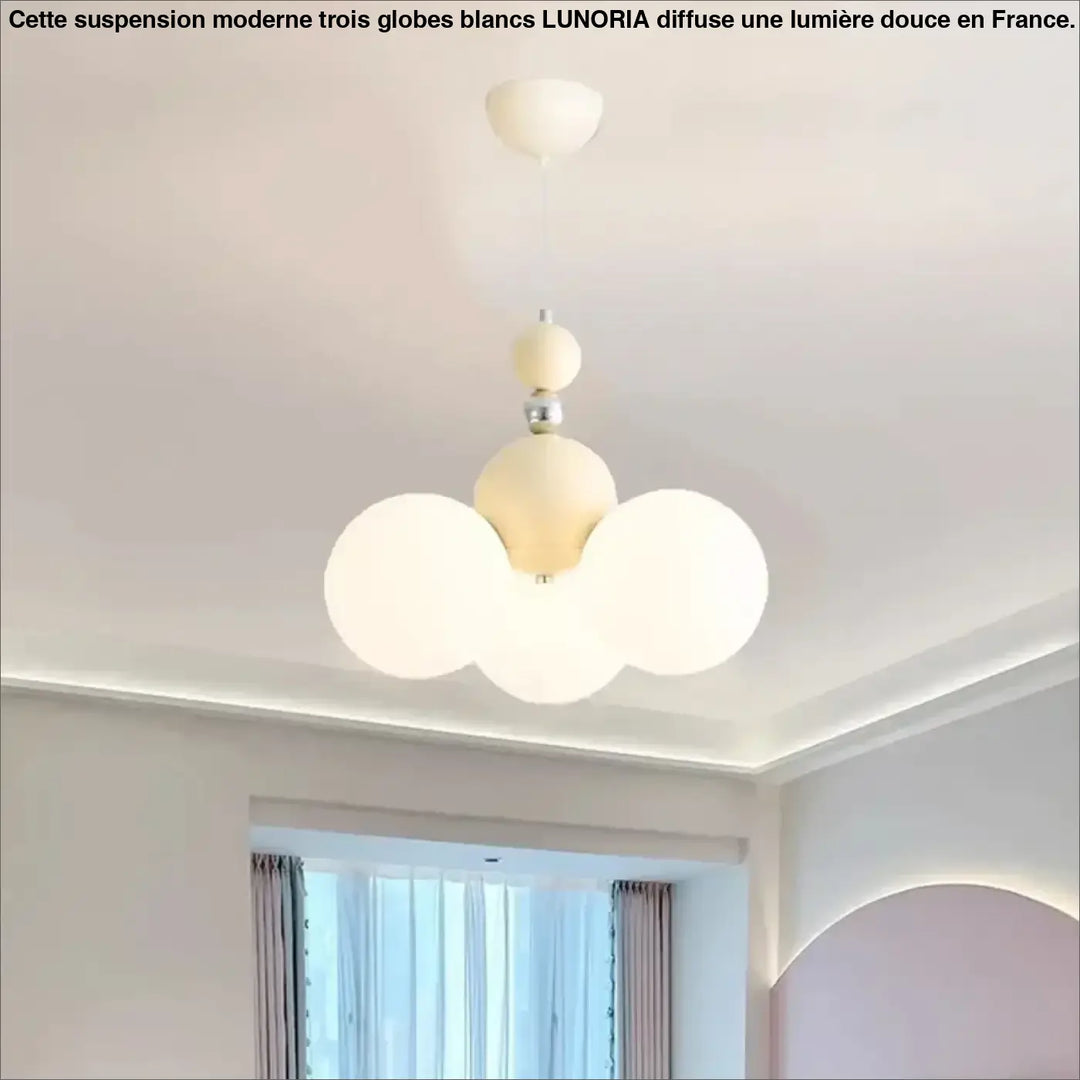 Suspension Moderne Trois Globes Blancs Style Ludique Enfantin


