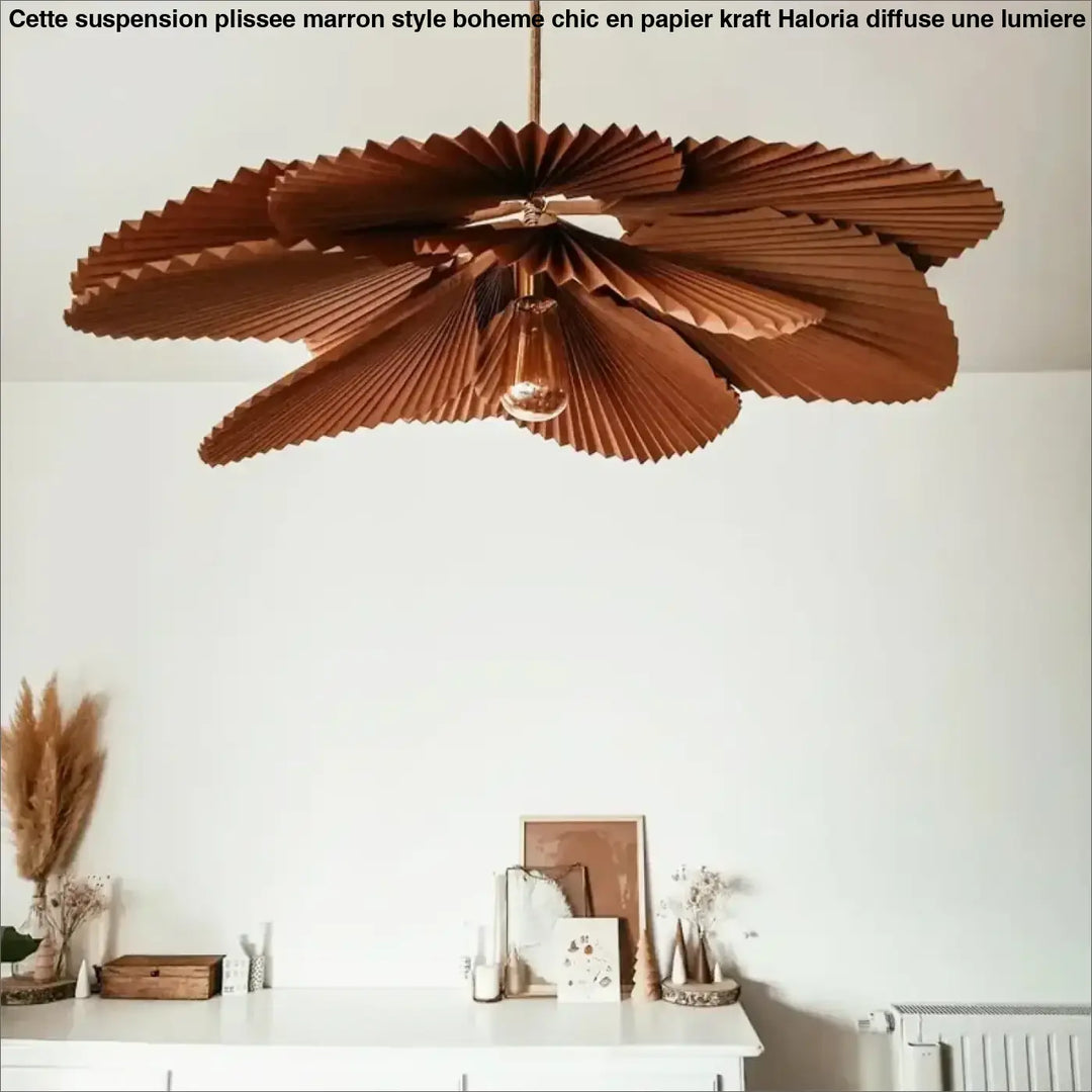 Suspension plissée marron style bohème chic en papier kraft

