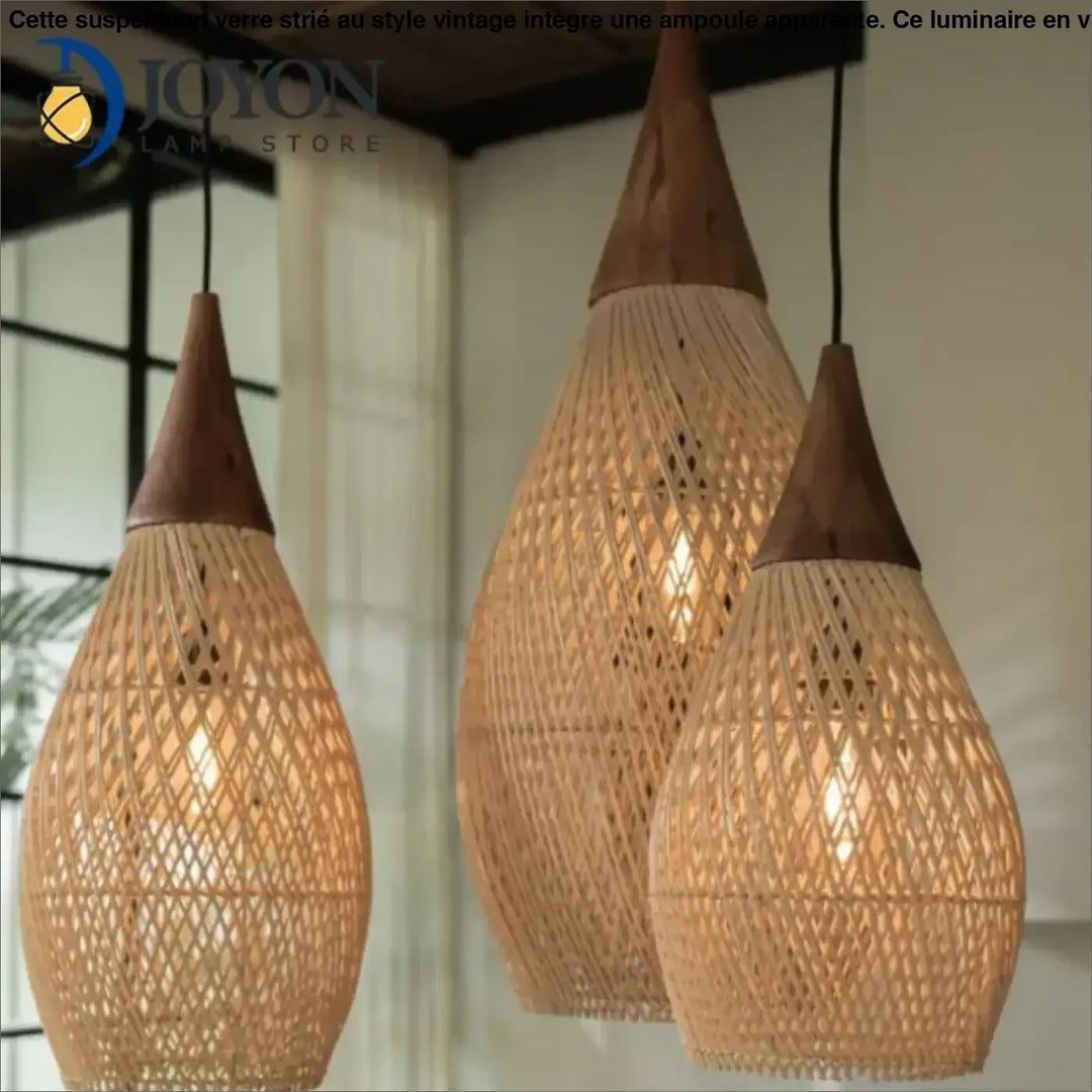 Suspension goutte en rotin naturel et bois sculpté

