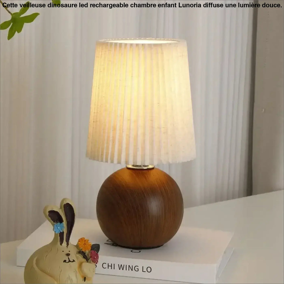 Lampe de table en tissu plisse avec base en bois chic