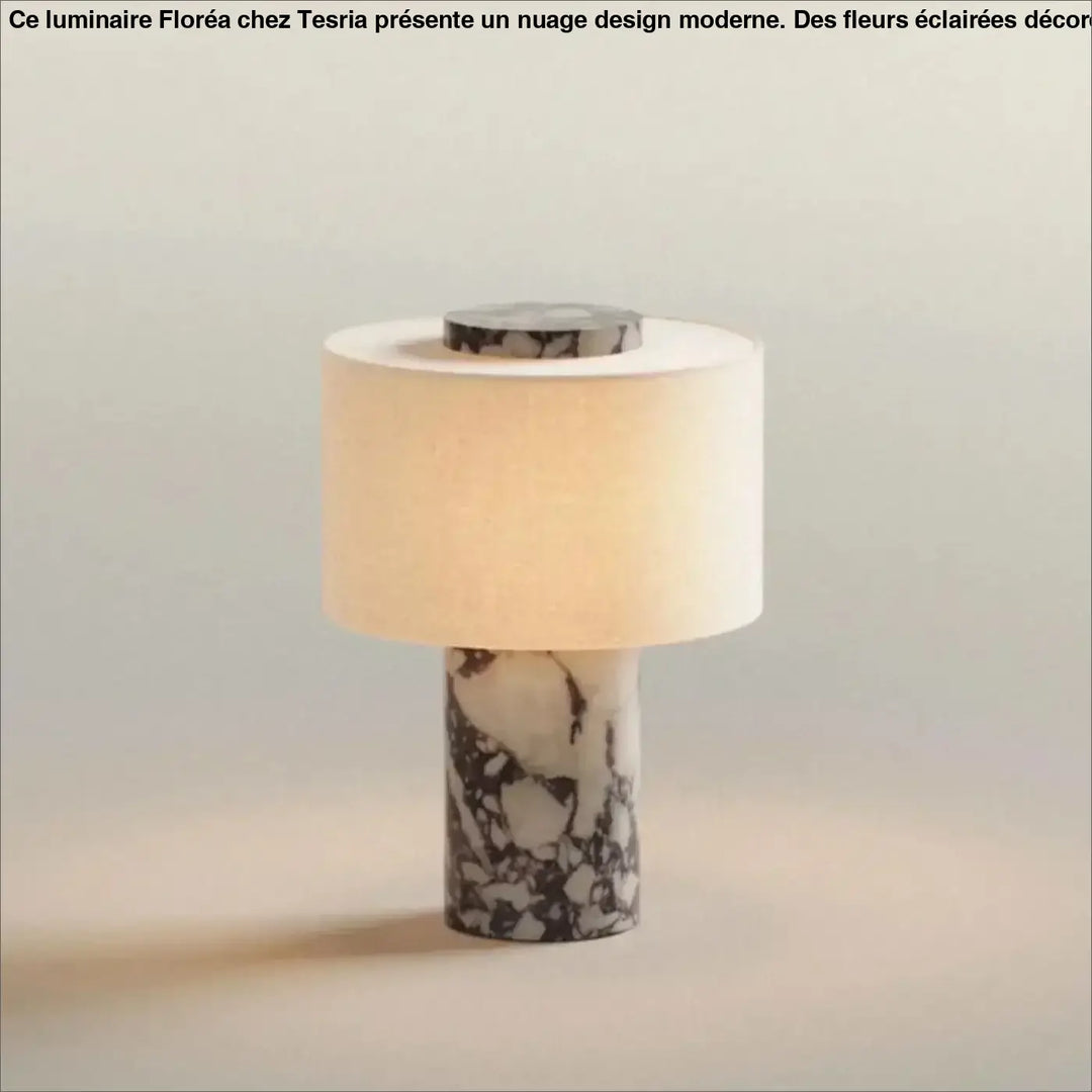 Lampe de chevet pietra avec pied en marbre blanc et noir et abat-jour beige en tissu doux