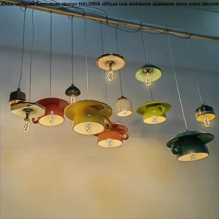 Suspension luminaire tasse tassa en céramique colorée au design contemporain avec finition brillante pour un éclairage suspendu unique