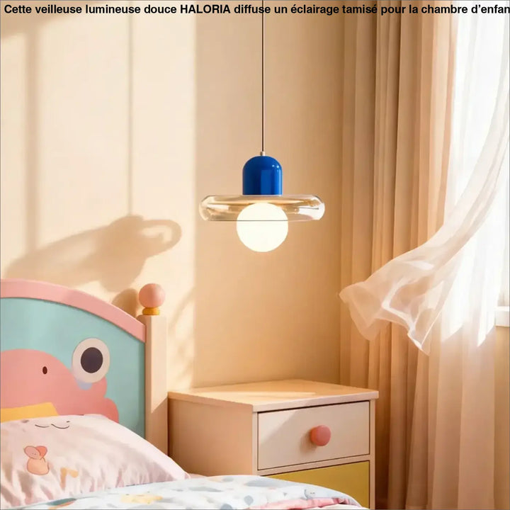 Suspension luminaire dopamine avec dôme bleu vibrant et anneau en verre clair abritant une ampoule lumineuse
