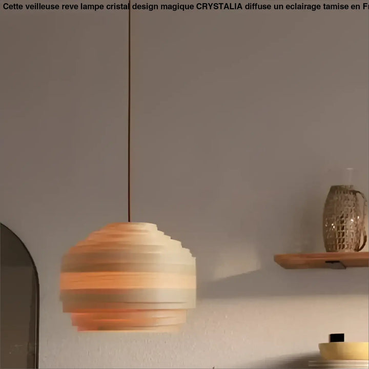 Suspension bois artisanale avec lumière douce chic