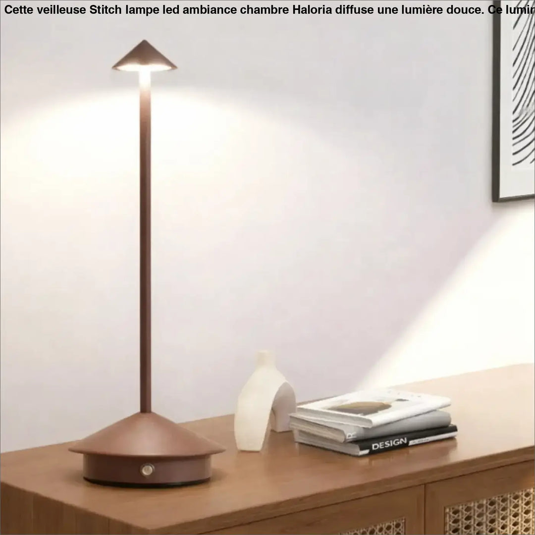 Lampe de chevet selenia style moderne avec finition bronze mat et design conique minimaliste pour chevet élégante