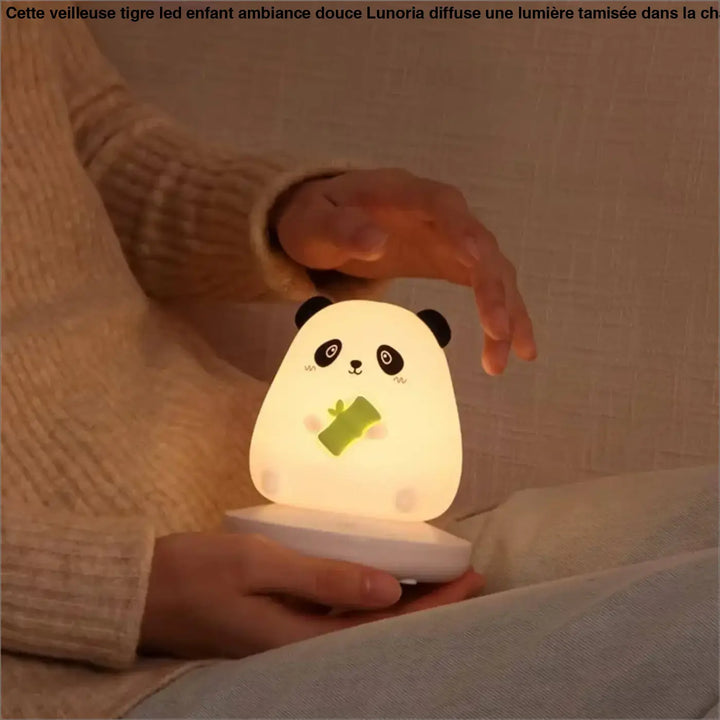 Veilleuse tigre led enfant en silicone douce avec motif panda lumineux tenant une tige de bambou verte